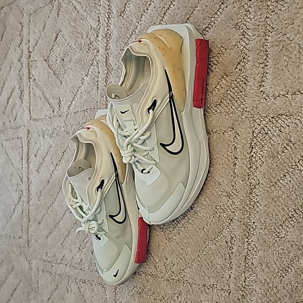 Womens Nike Fontanka women's sz 7.5